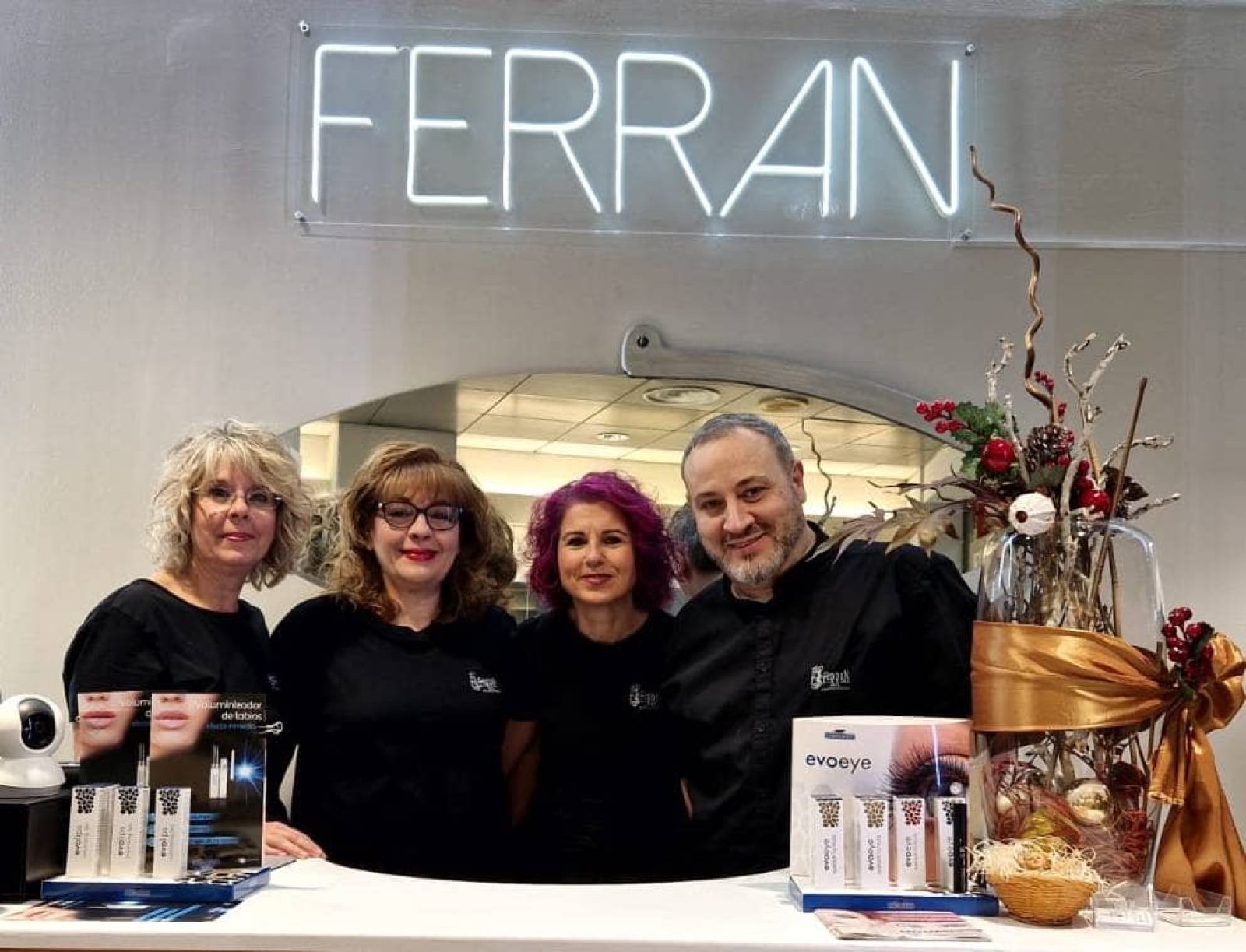 Ferran Peluqueros equipo al completo